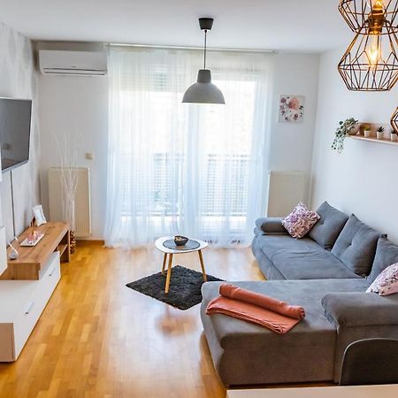 Brand New - Selfcheckins 24 - Zagreb - Garage - Loggia - New - Luxury 아파트 외부 사진